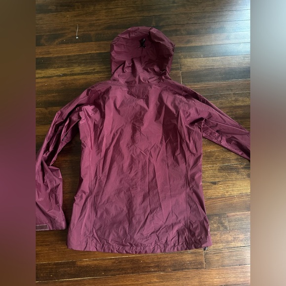 Women’s Patagonia Rain Coat - Picture 2 of 8